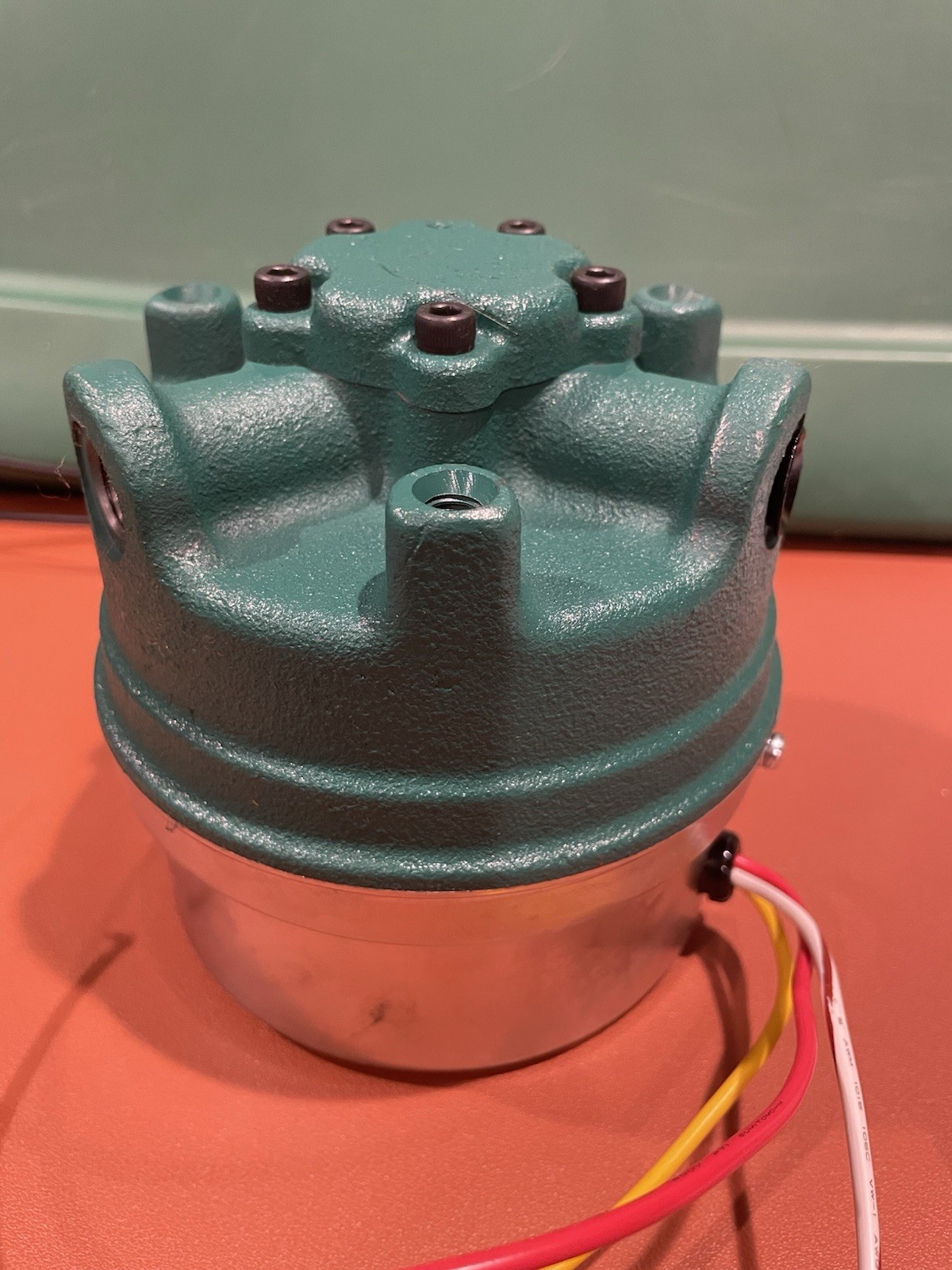 FINE SINTER CO., LTD. Hydraulic Motor Pump Model: TSM-CBC-8LA-MU 120vac