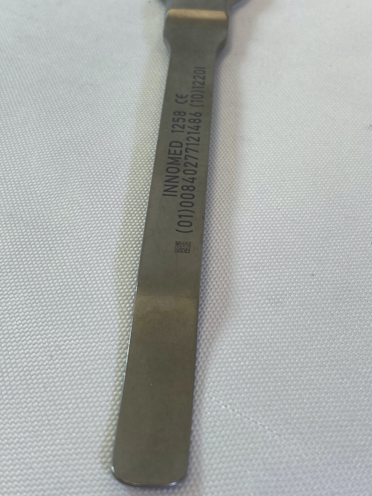 Innomed 1258 Modified Darrach Retractor Bent Narrow 10.75″ x 12.7mm Blade Width