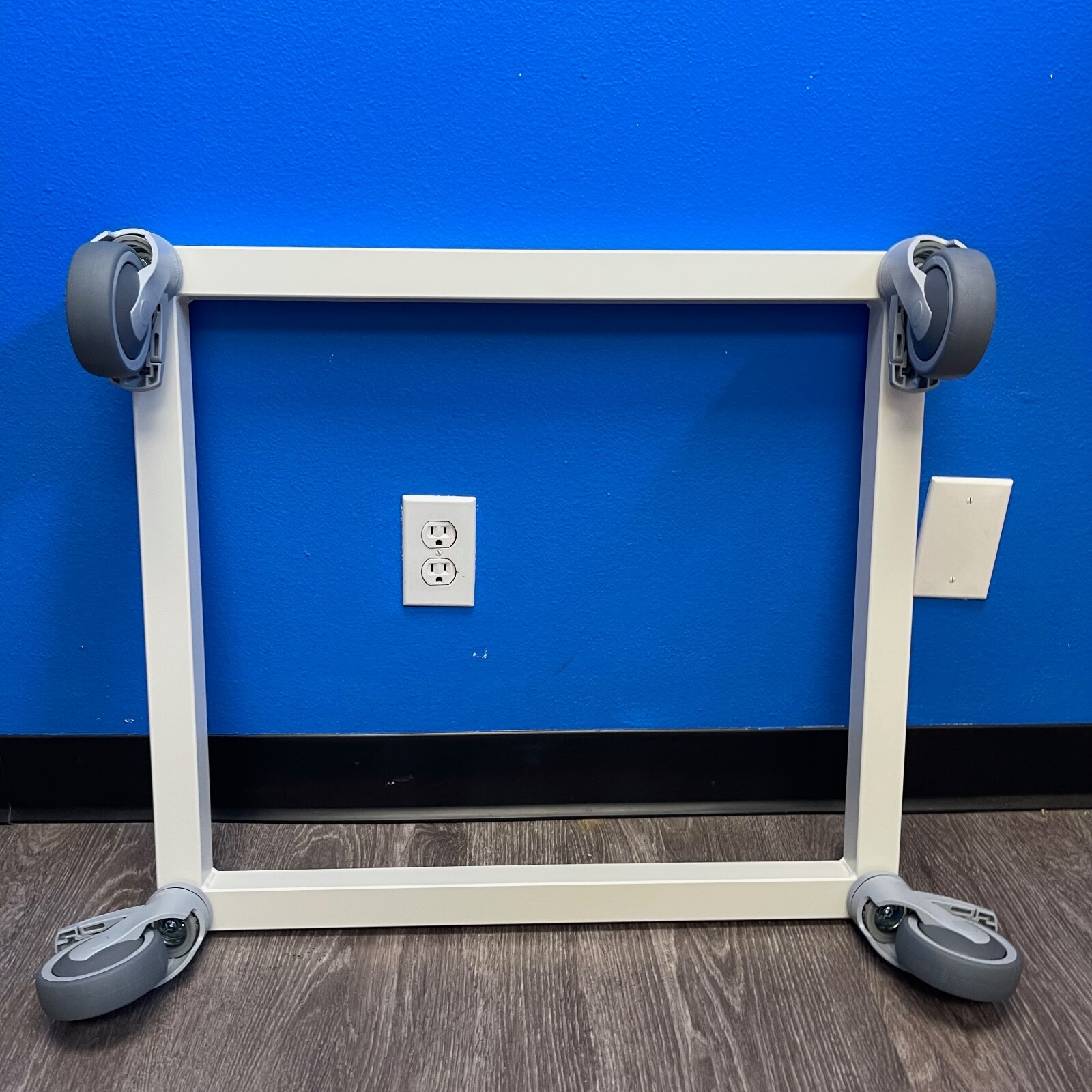 ThermoFisher 50145394 Support Frame 172 mm High w/ Caster for 160i CO2 Incubator