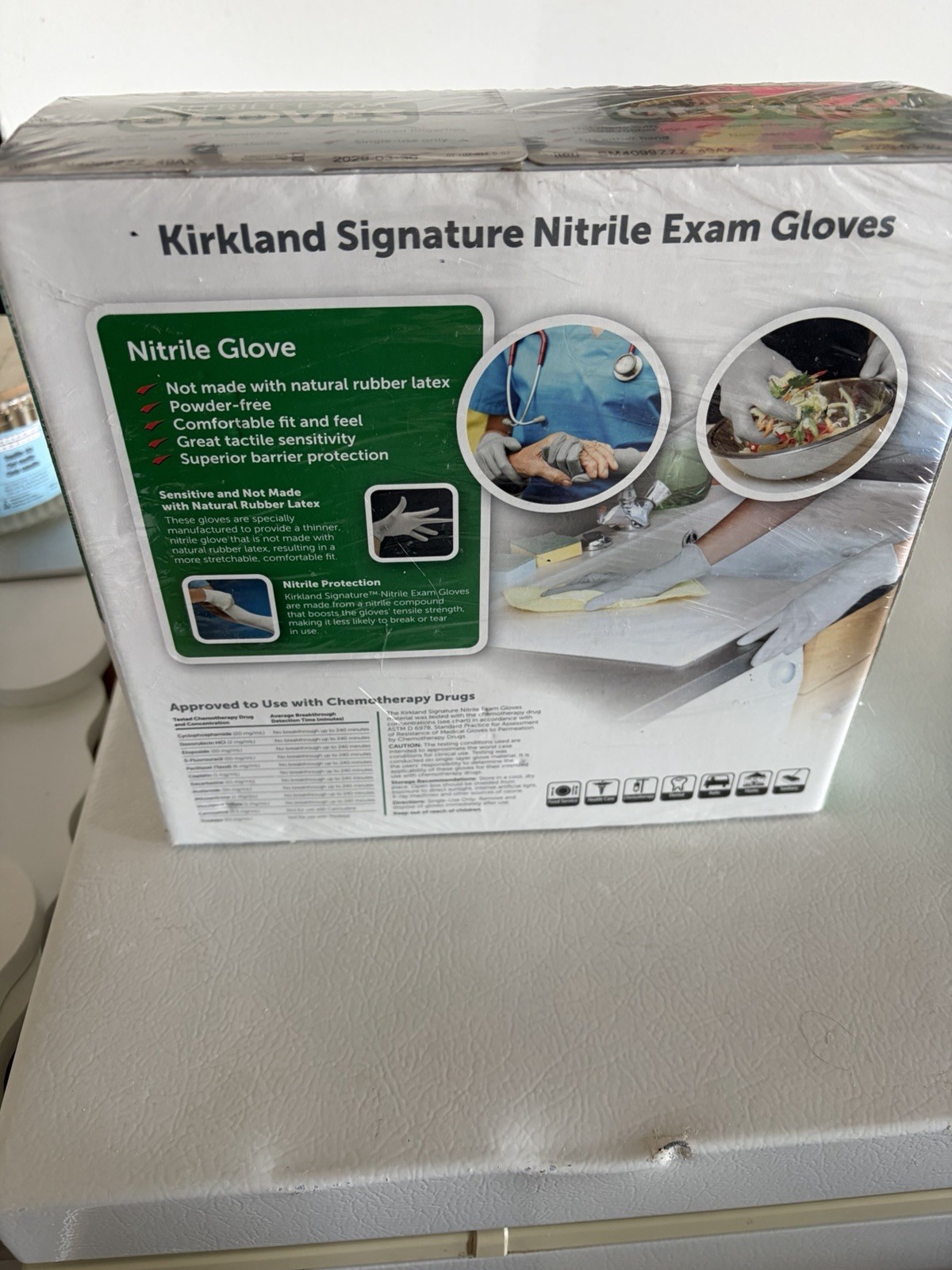 Kirkland Signature 467120 Nitrile Exam Gloves, Medium – 2-200 Count EXP-2024-11