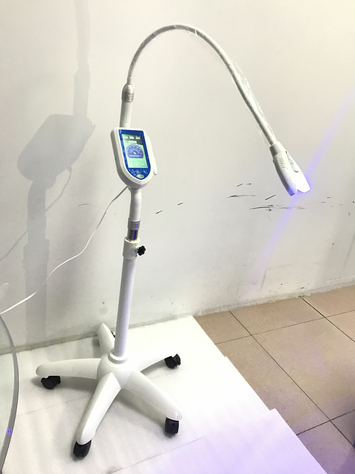 Dental Mobile Teeth Whitening Accelerator Touchscreen Bleaching LED Light HOT