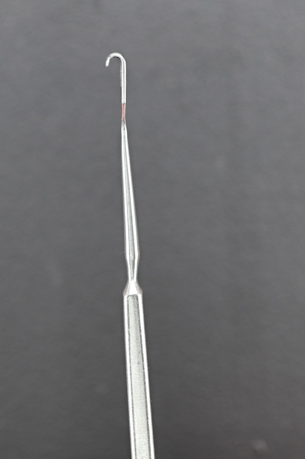 V Mueller RH1165 Peck Rake Retractor, 4 Sharp Prongs, Jaw 8.0 mm, 136 mm