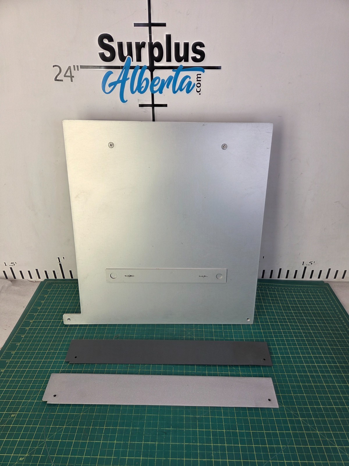 Tecan Aluminum Landscape Plate 20 x 18 With 2 Posts