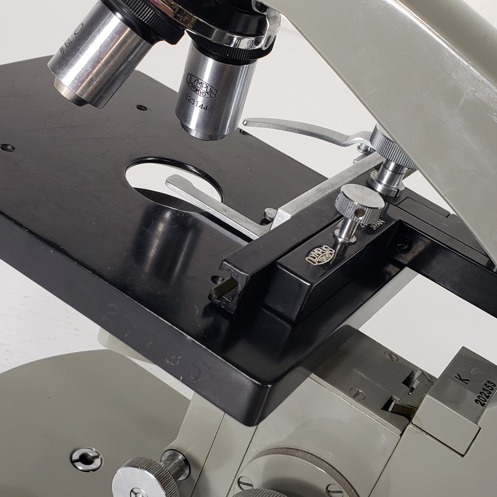 Tested Vintage Olympus Tokyo Monocular Upright Microscope w/ 10X 40X Objectives