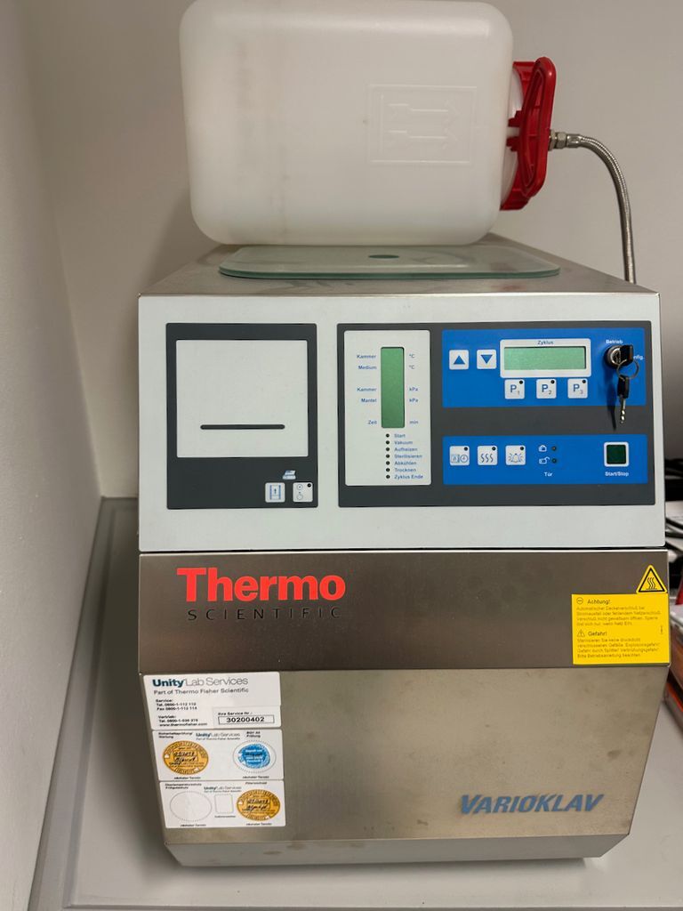 Thermo Scientific Varioklav 25T Steam Sterilizer Table Autoclave 25 Liter