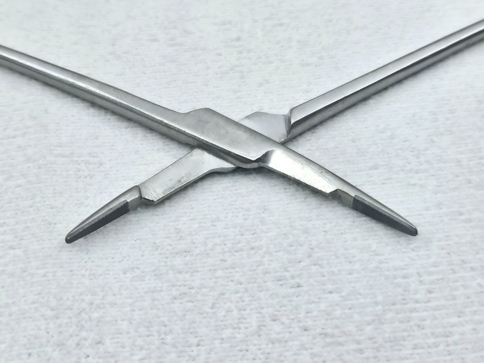 Boss 50-1158 Olsen-Webster Needle Holder, “GG” Serrated 4.5″- Ultrasonic Cleaned