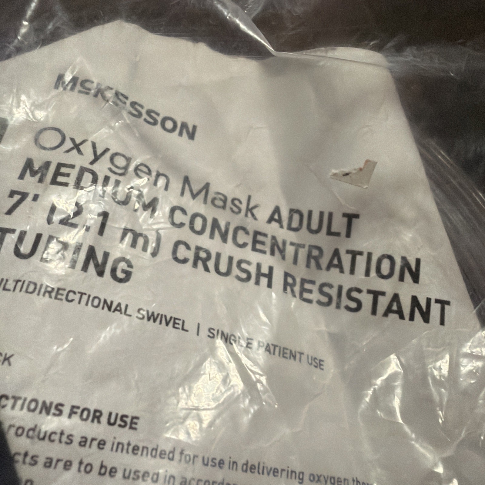 McKesson Oxygen mask medium concentration W/ 7′ Oxygen Tubing, Adult Mask