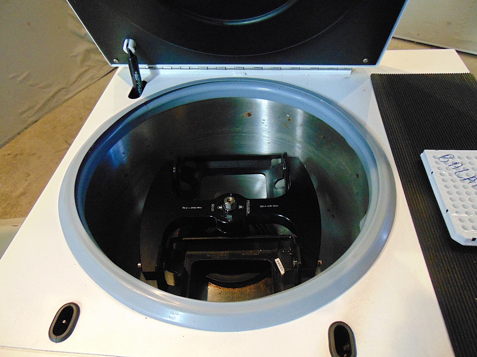 Precision Durafuge 200R Refrigerated Centrifuge With Rotor SO-2Y S4601z