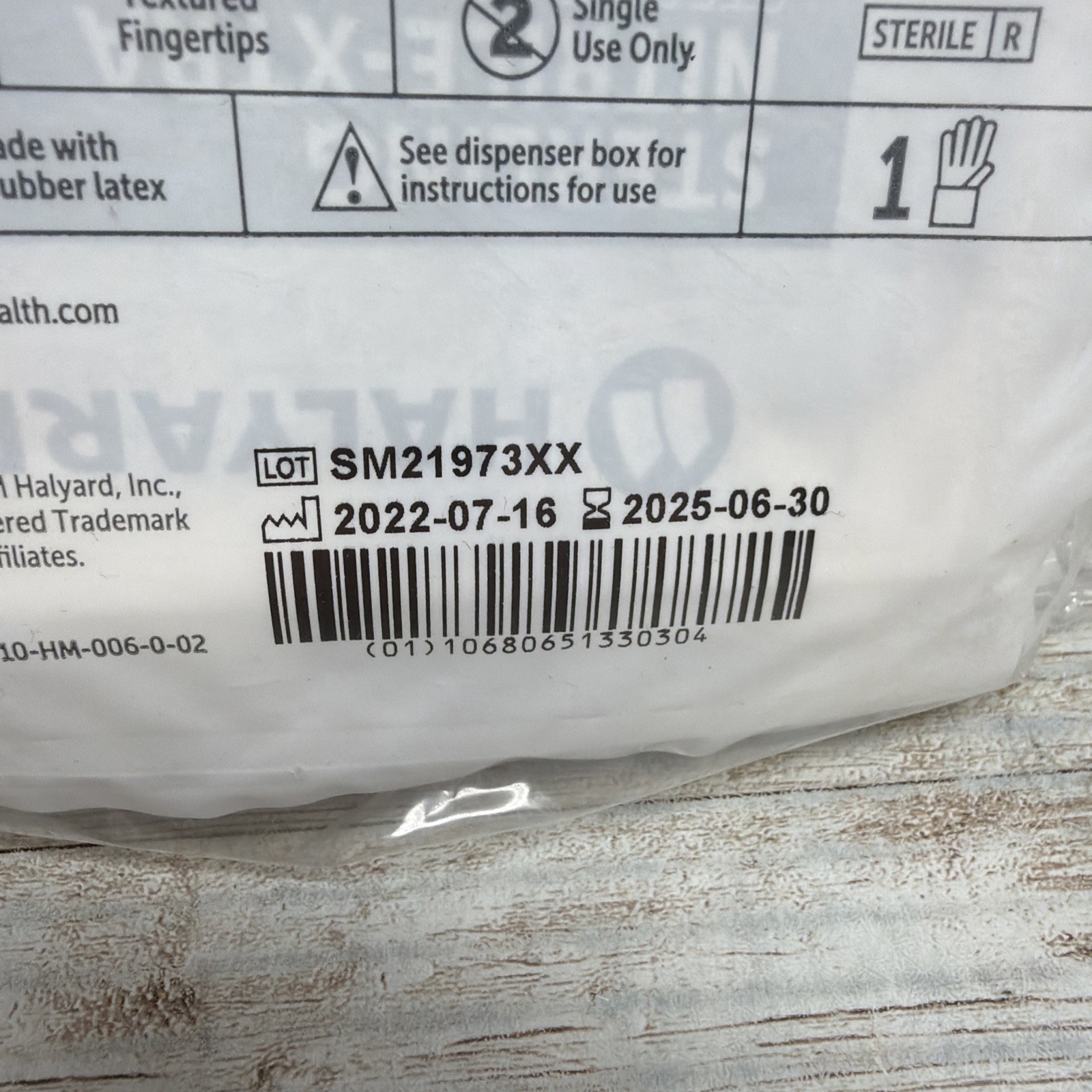 Halyard Sterling Nitrile-Xtra Exam Glove STERILE *12 SINGLE*Size: LG *See Date*