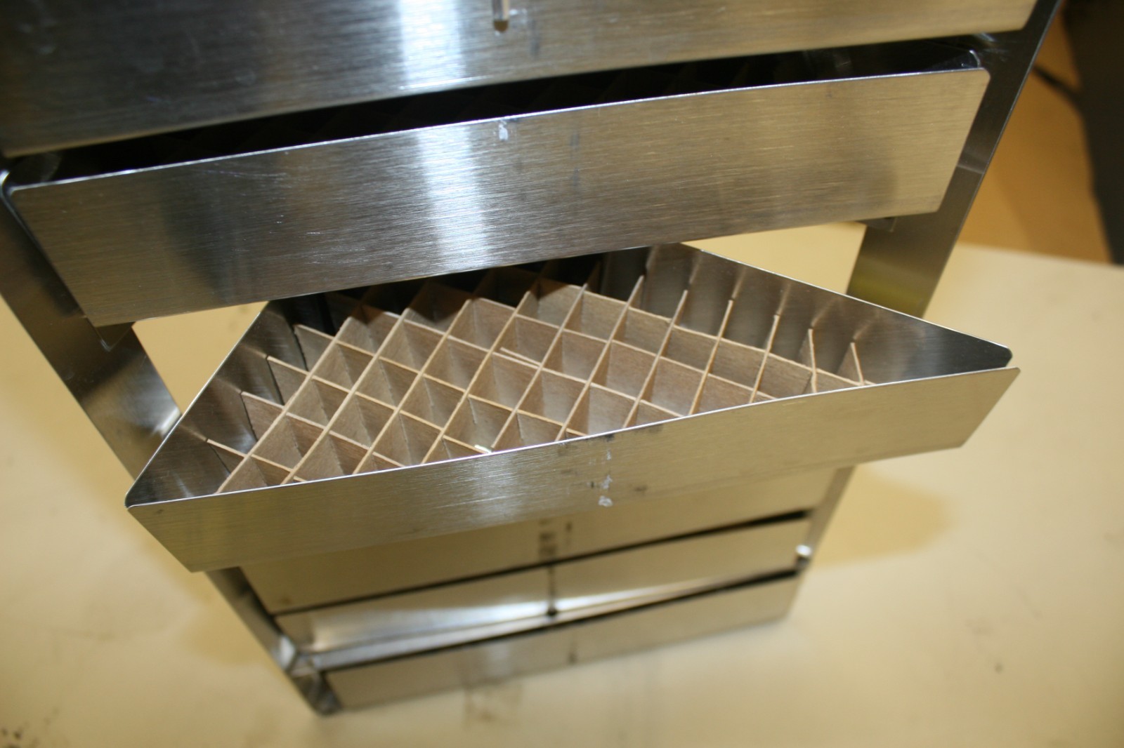 Stainless Steel Cryogenic 12 Cryo Freezer Storage Chamber Racks 26 1/2″ x 5 1/2″