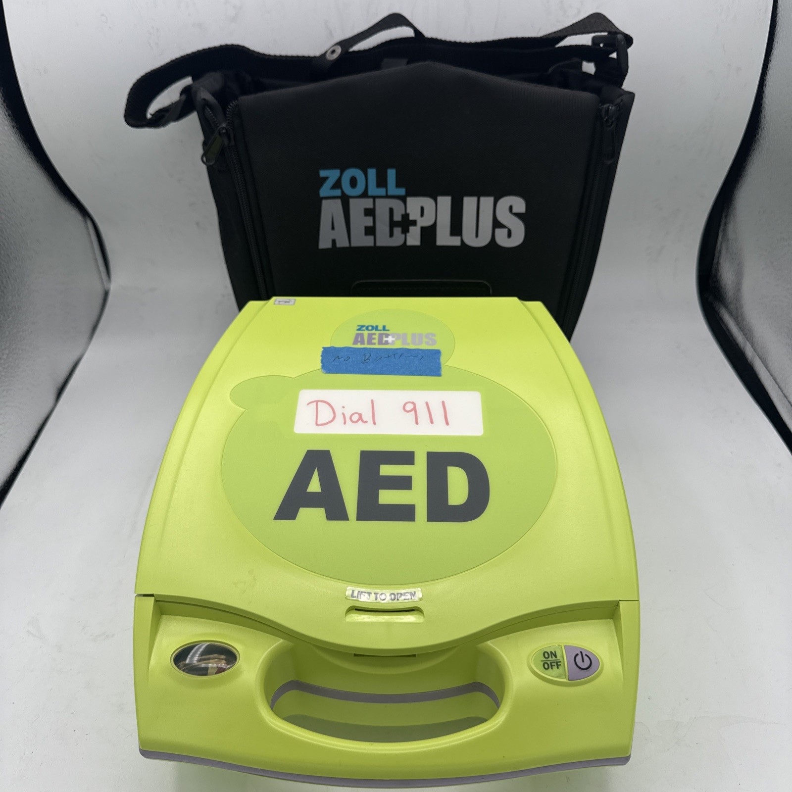Zoll AED Plus Defibrillator with Pads Carry Case / No Batteries