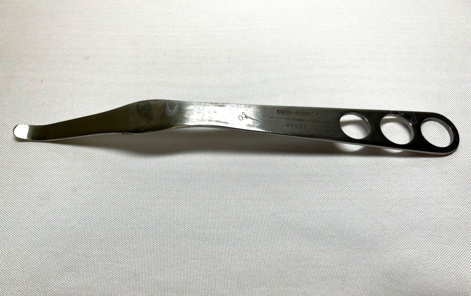 Stryker Howmedica 5900-4000 Orthopedic Hohmann Retractor