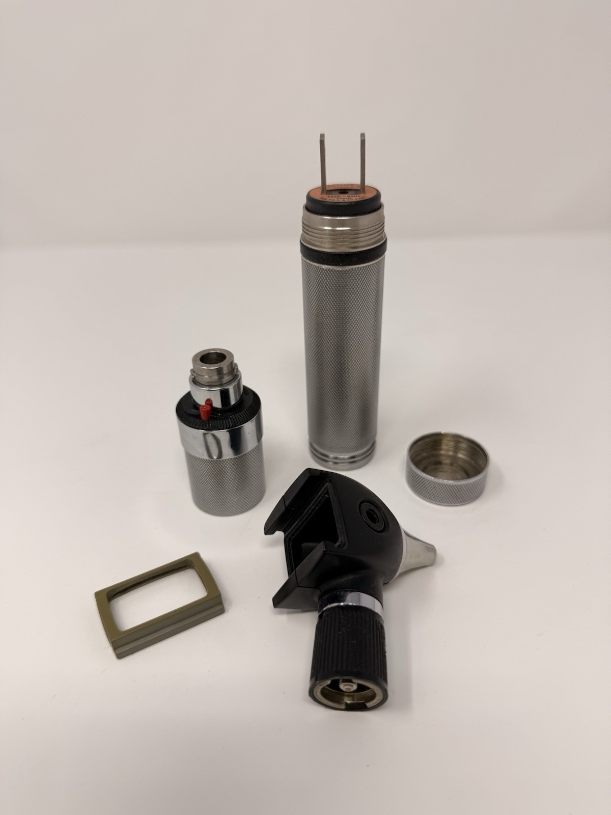 Welch Allyn 71050-C Silver Black 120V Portable Diagnostic Otoscope – Untested