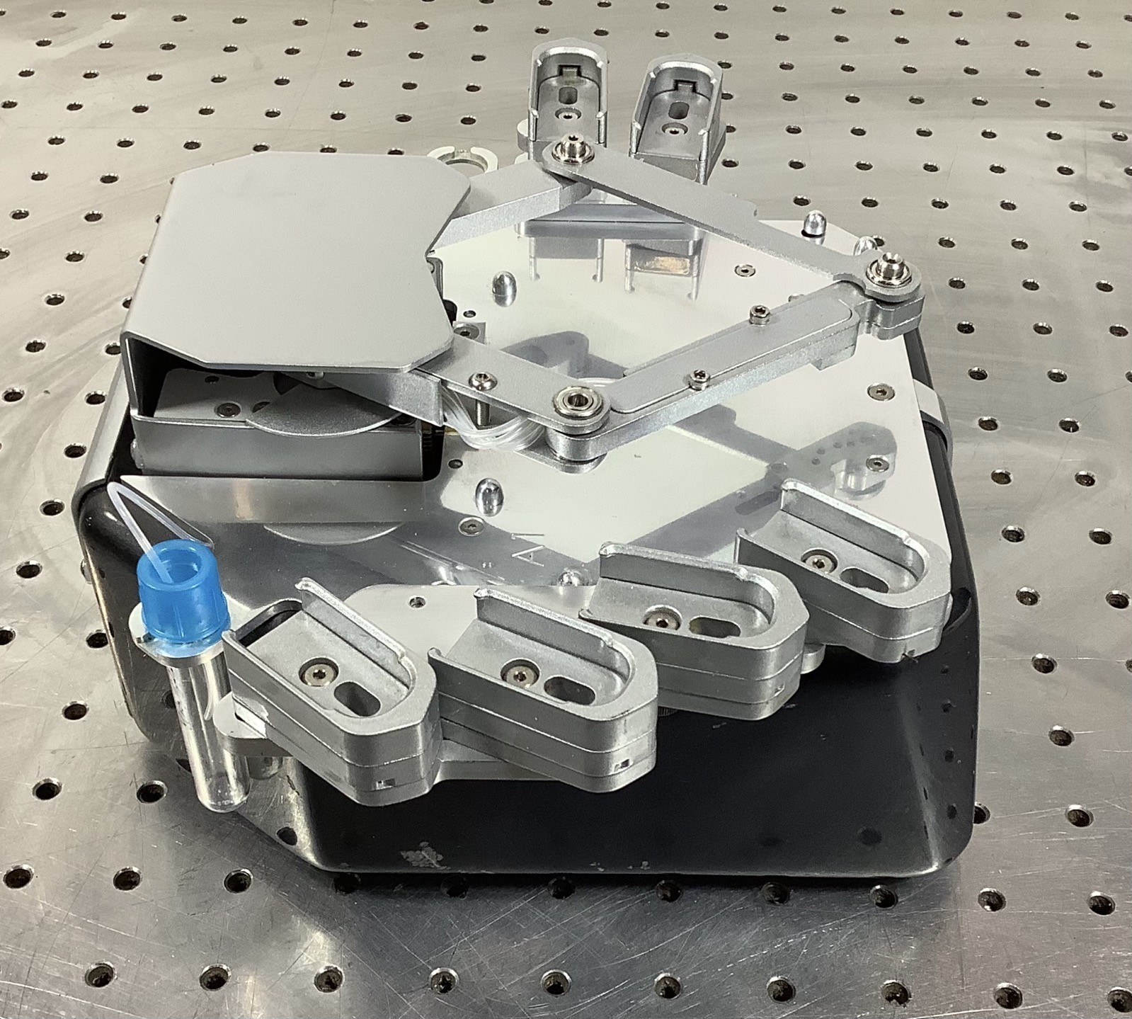 Formulatrix Mantis Microfluidic Microplate Dispenser
