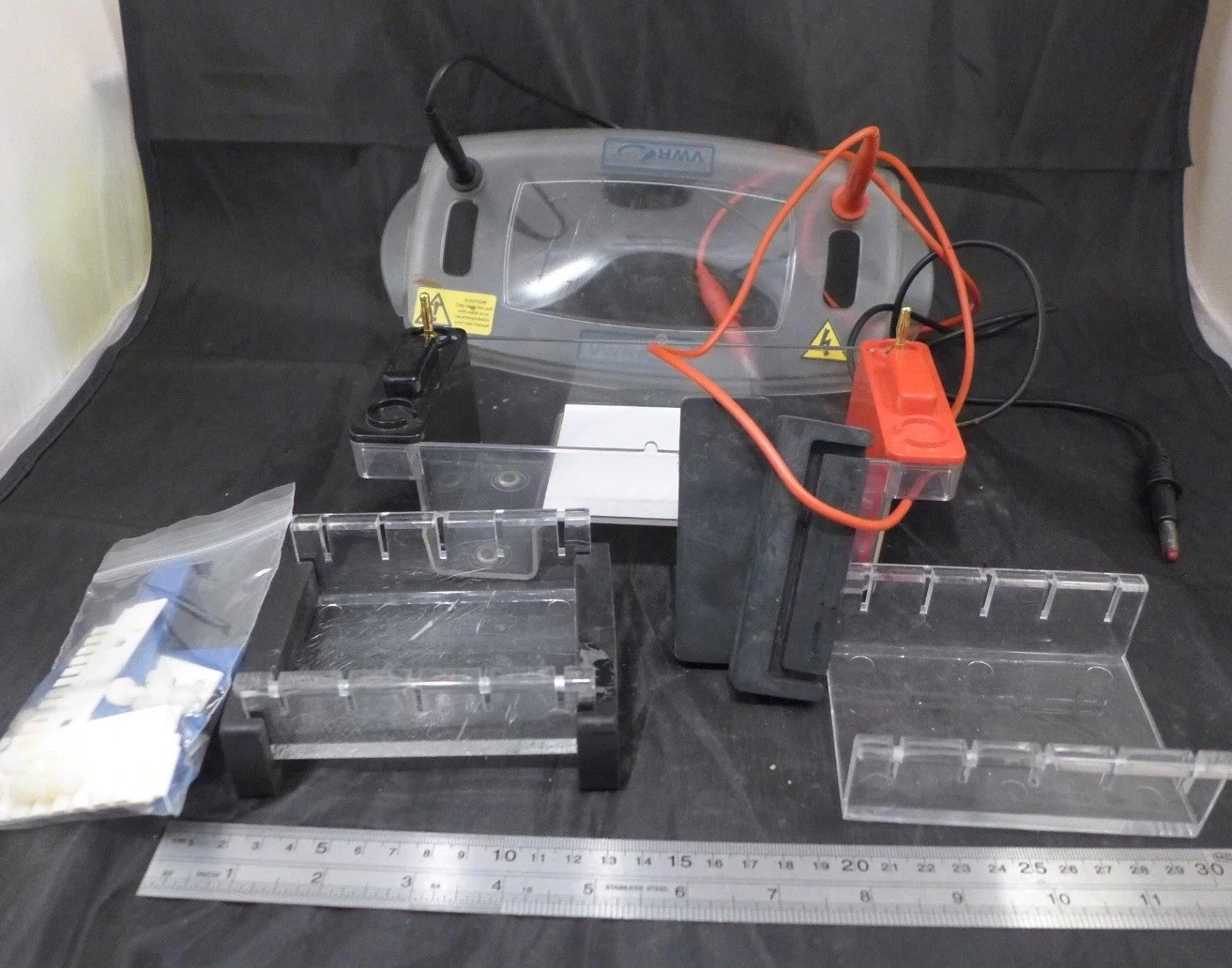 Lot of 2: VWR Mini10 Horizontal Electrophoresis Systems #89032-290 +extra combs