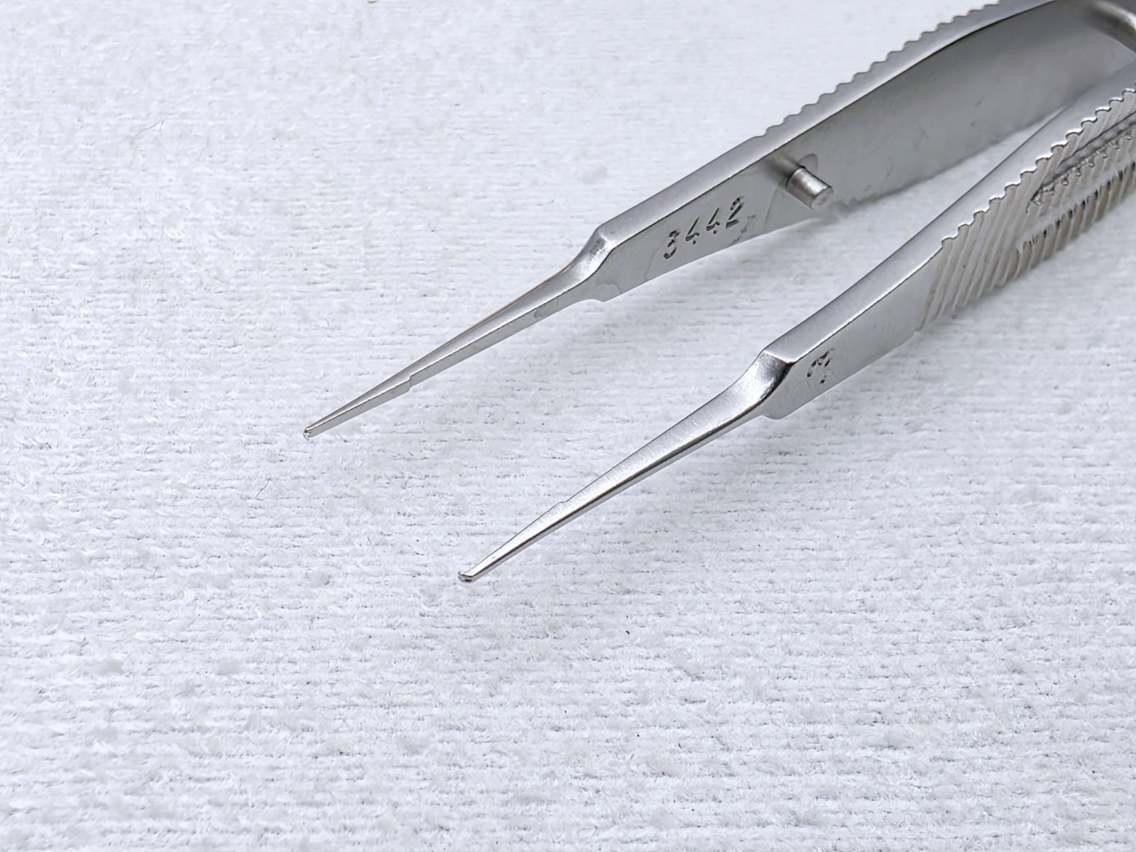 Weck 3442 Castroviejo Suture Tying Forceps 0.3mm Teeth – Ultrasonically Cleaned
