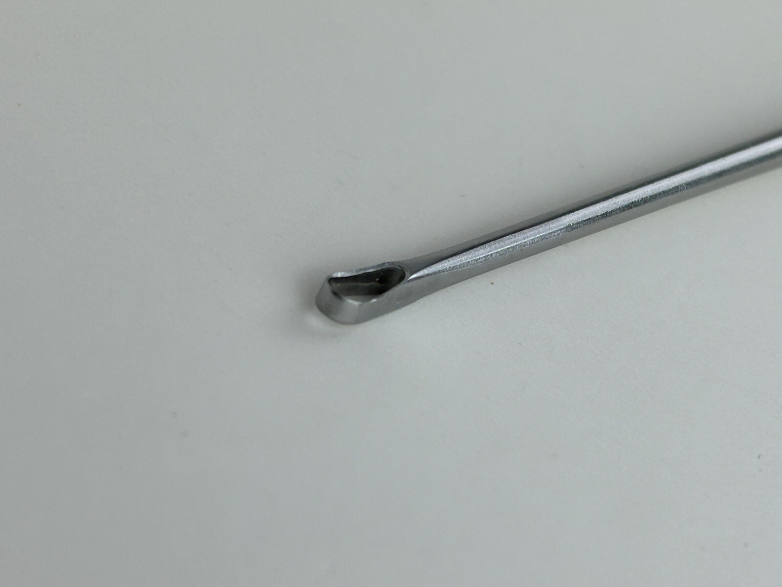 Symmetry 23-5532 Sims Uterine Curette Size 00 Sharp Malleable Shaft 11in Length