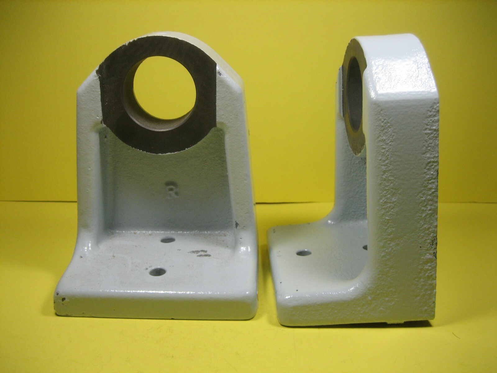 90 Degree Steel Bearings Bracket Set of 2