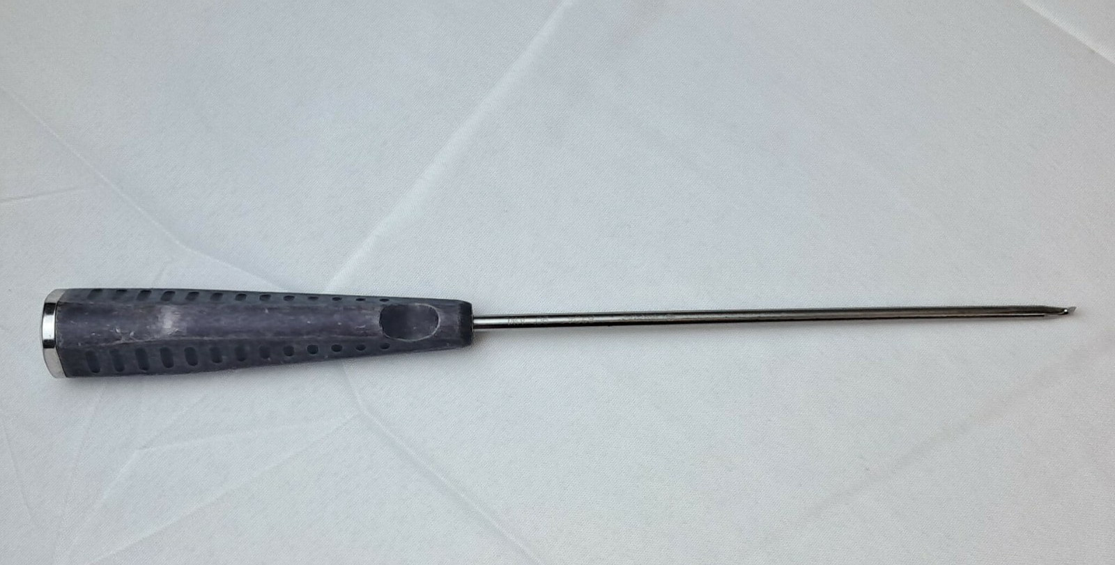 Linvatec 8204, 90-degree Microfracture Awl