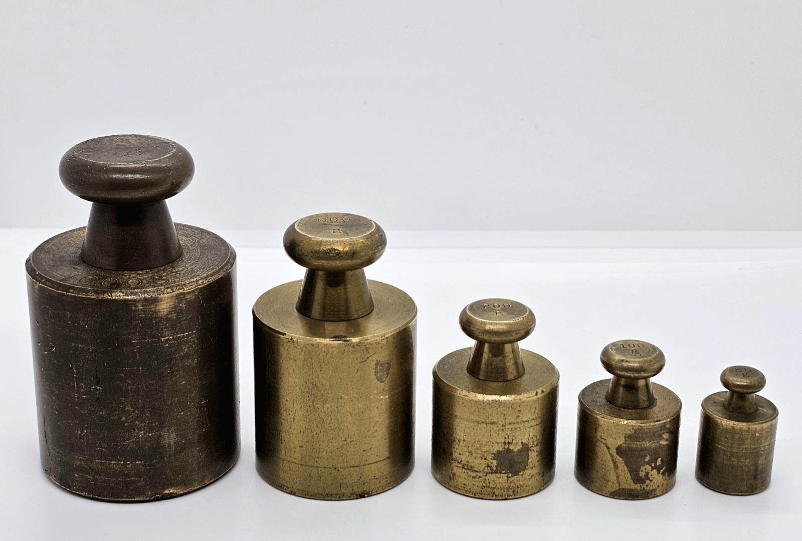 5 Screw Top Knobs BRASS SCALE WEIGHTS, Calibration Apothecary 1000 500 200 Grams