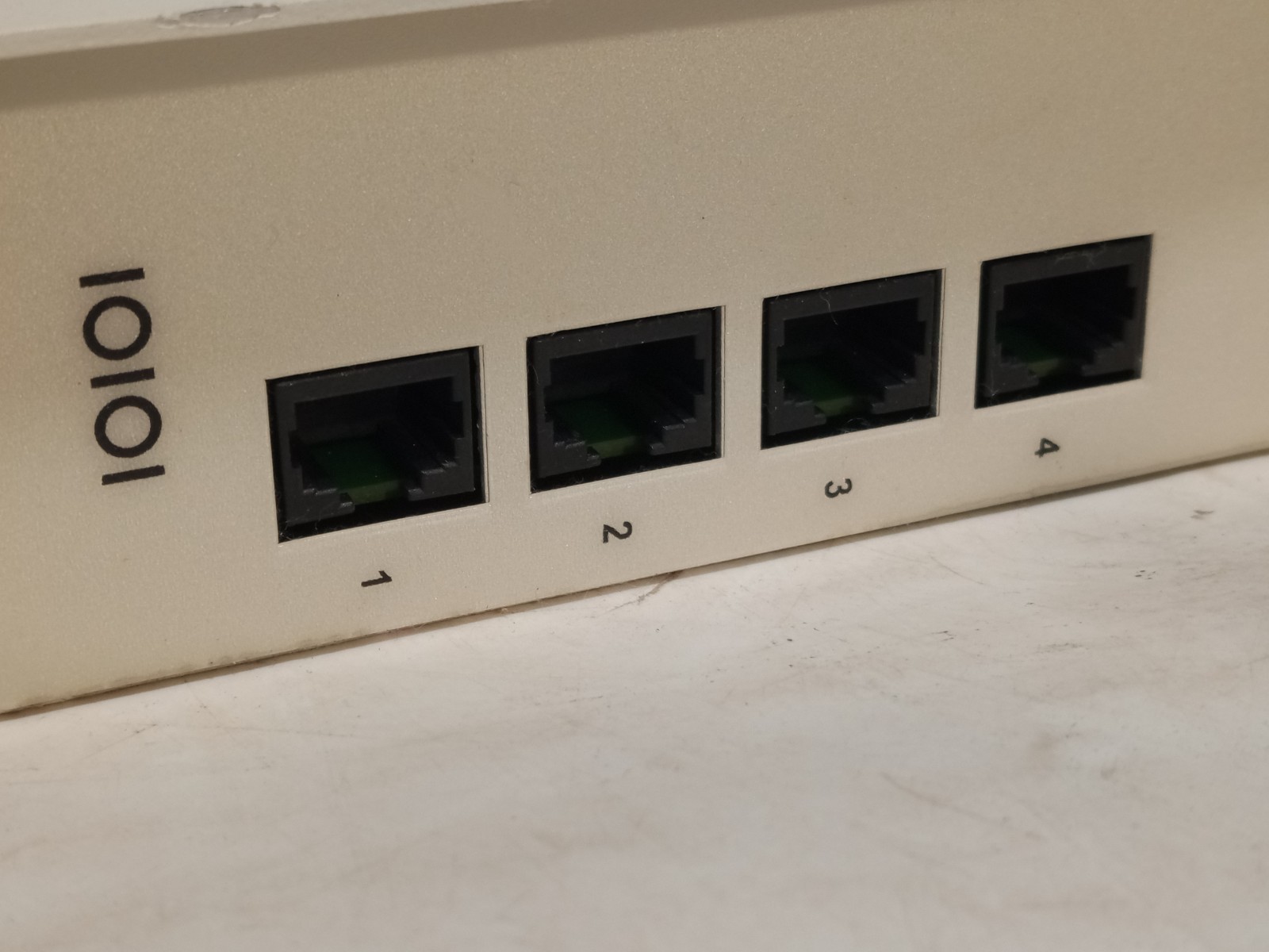 (5) Capsule DataCaptor Terminal Servers 400 Series A-01-001-003-01U, Made in USA