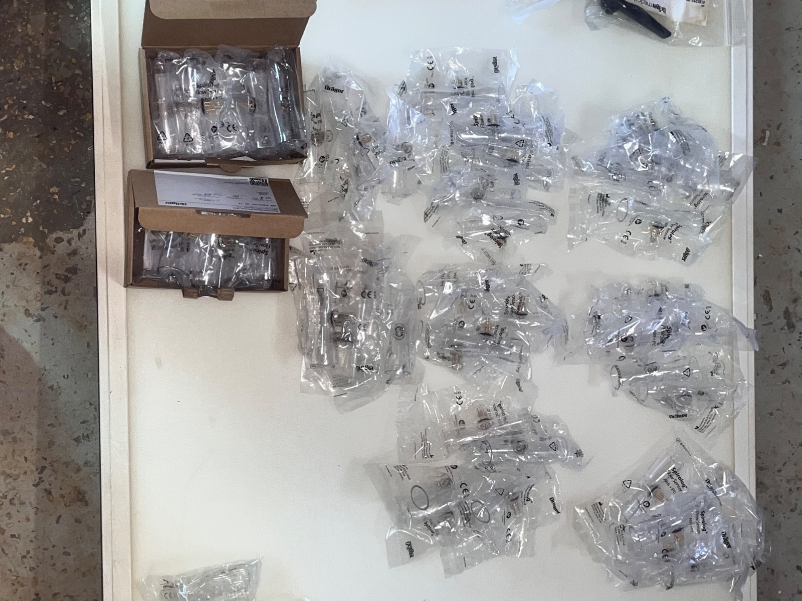 EVITA XL DRAGER VENTILATORS w/ compressor, LOT SALE, 48 flow sensors & more