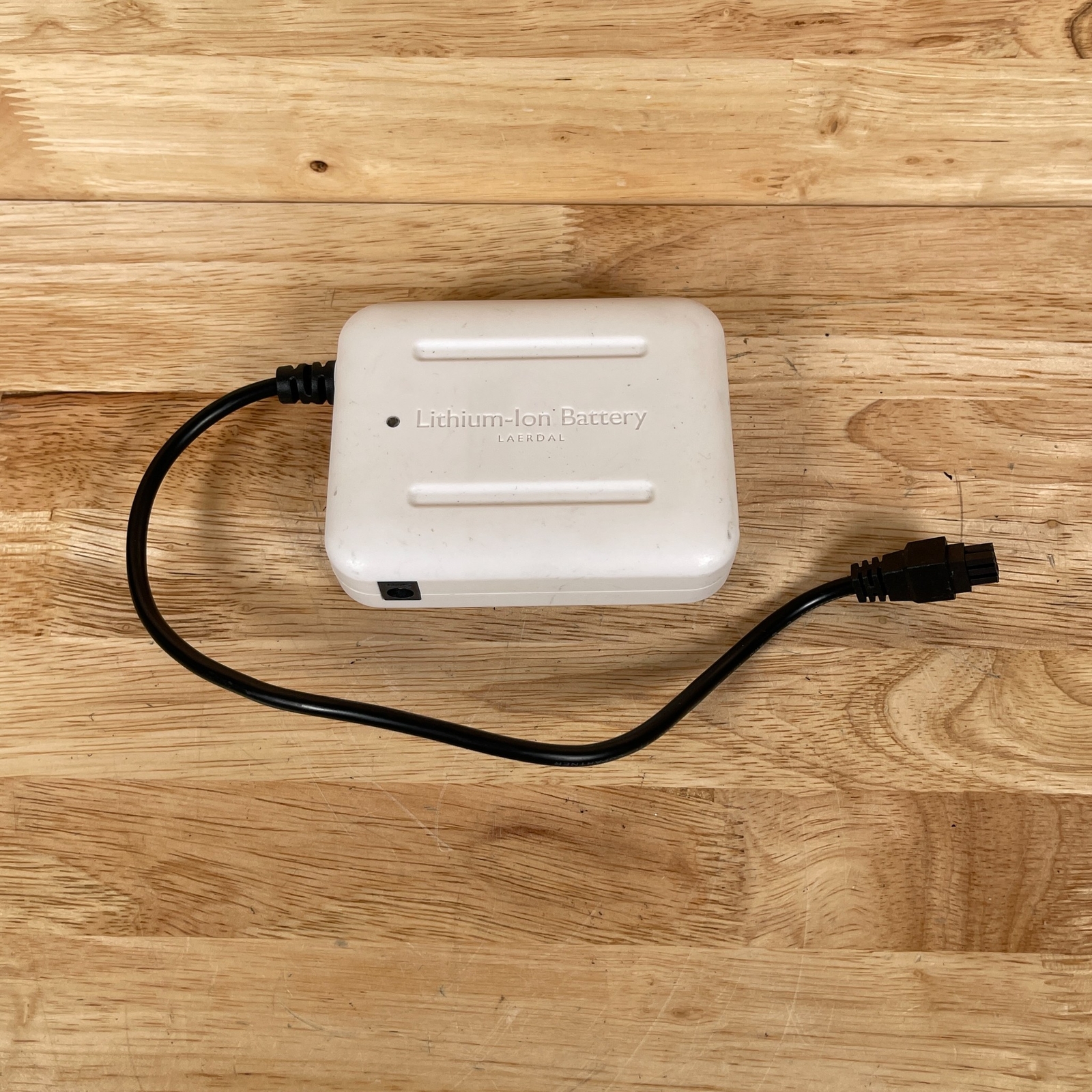 Laerdal 200-30350 White 7.2V 4400 mAh Lithium-Ion Battery For ALS Simulator