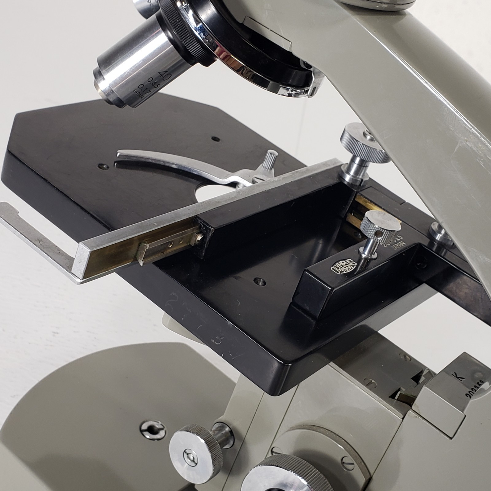 Tested Vintage Olympus Tokyo Monocular Upright Microscope w/ 10X 40X Objectives