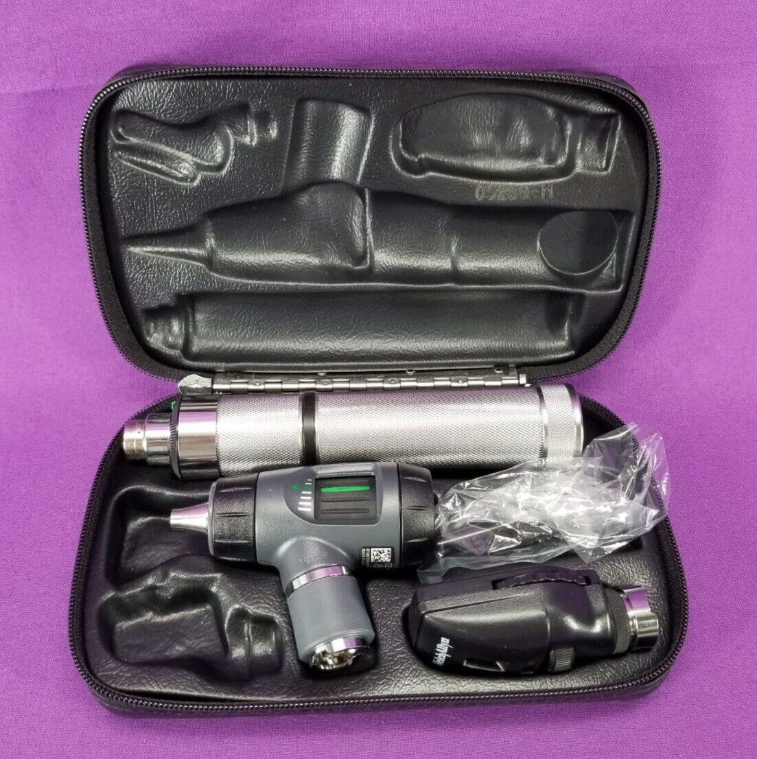 Welch Allyn 3.5v MacroView Otoscope Ophthalmoscope Set, in Box