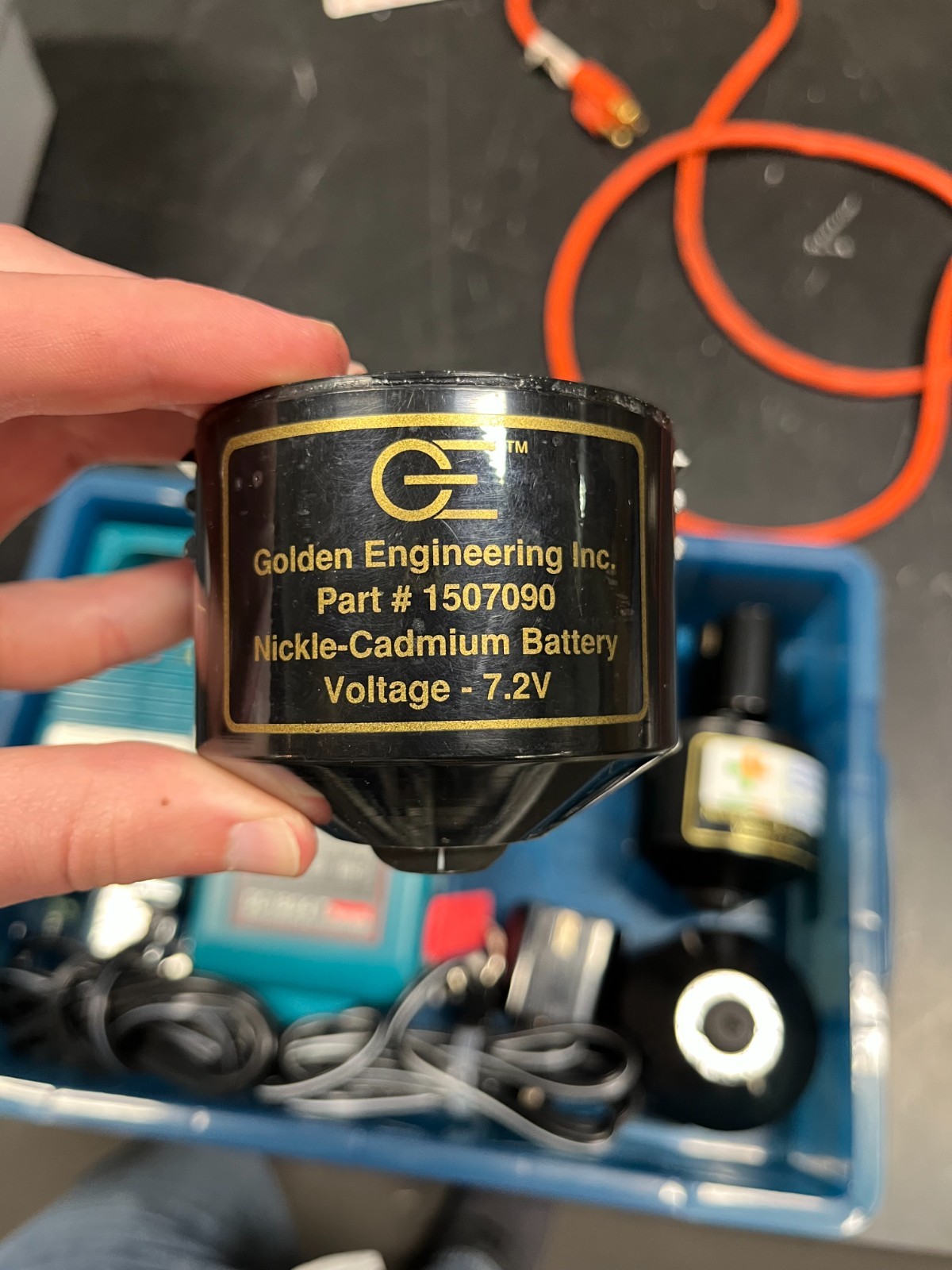 Golden Engineering 1507090 X-Ray Battery Lot 7.2V Safety Key Makita Chargers