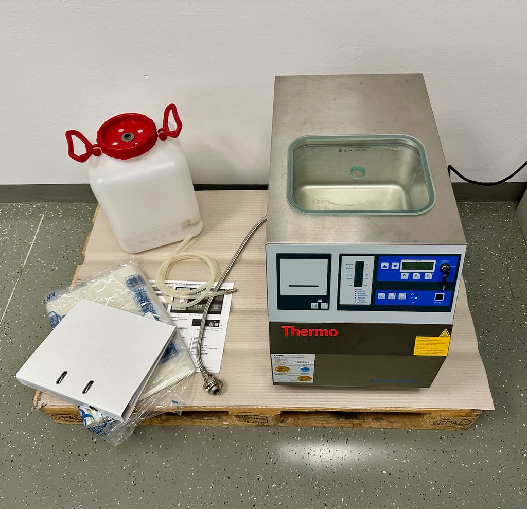 Thermo Scientific Varioklav 25T Steam Sterilizer Table Autoclave 25 Liter