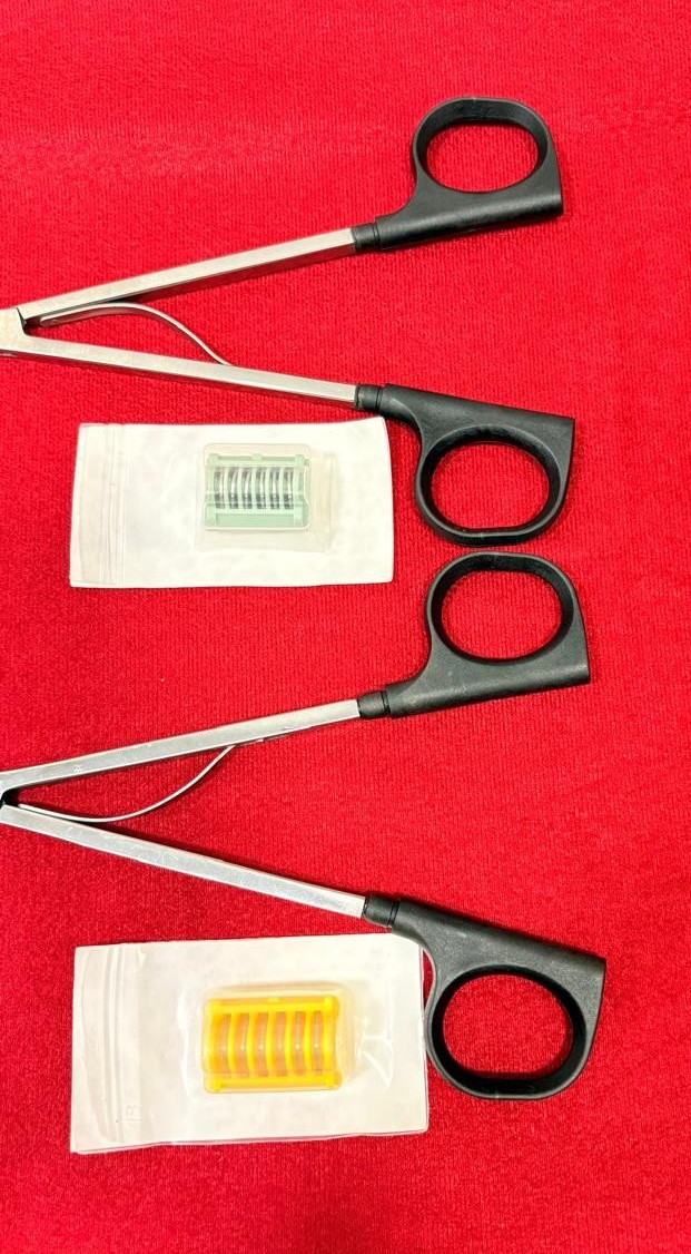 2pc-Open Surgery Clip Applicator LT 300/LT 400 With Clips GIFT Best Quality