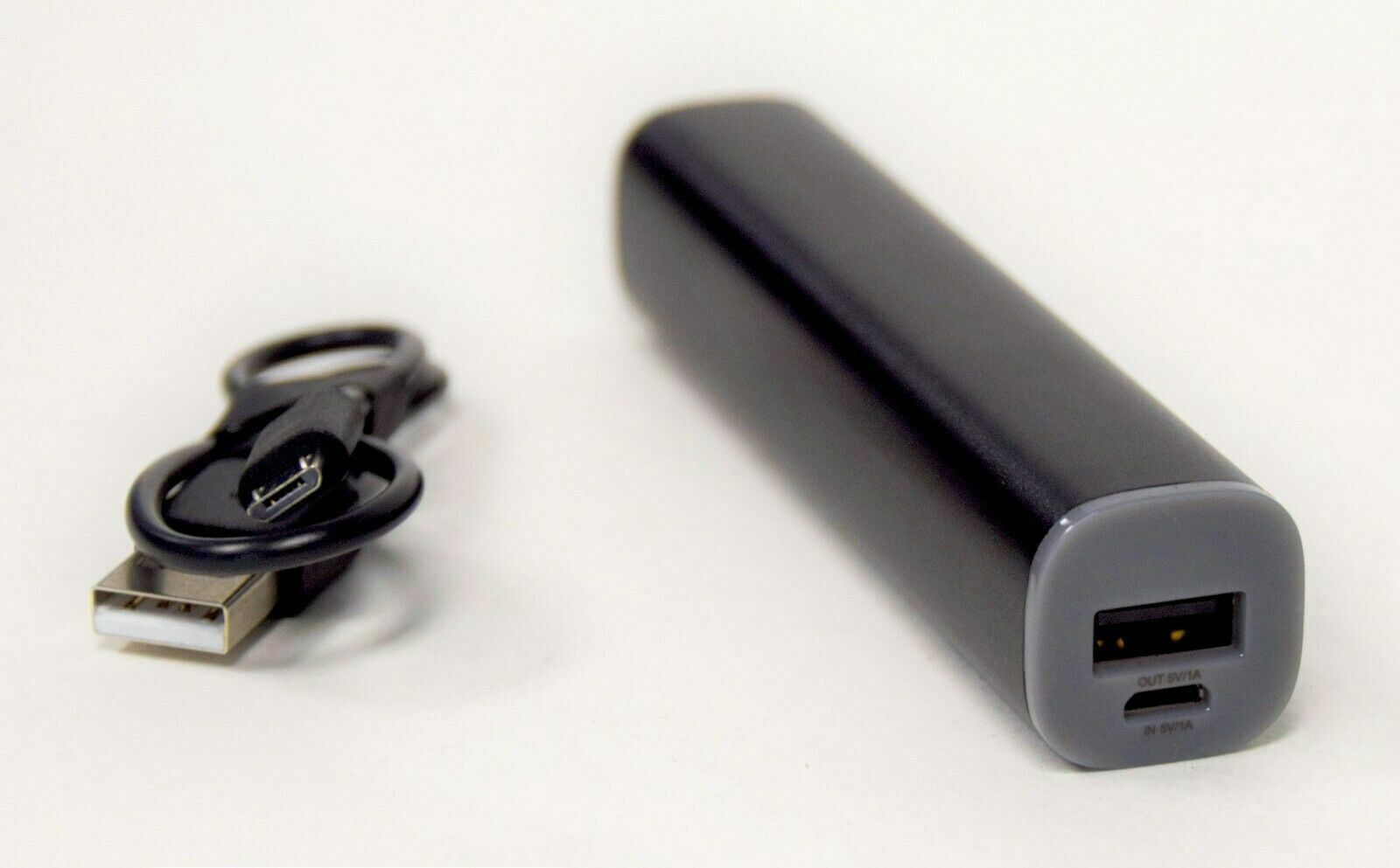 NEW Insignia 2600mAh External Portable Compact Battery Charger w/Micro USB Cable