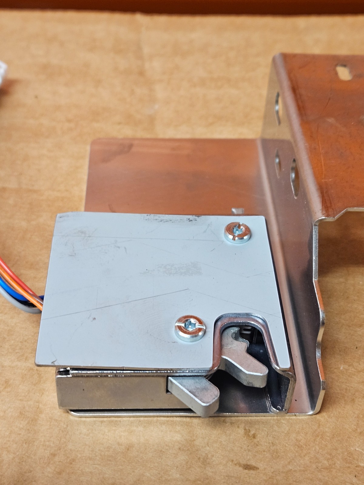 Thermo Scientific HERAcell VIOS 160i Electromechanical Door Lock Latch Assembly