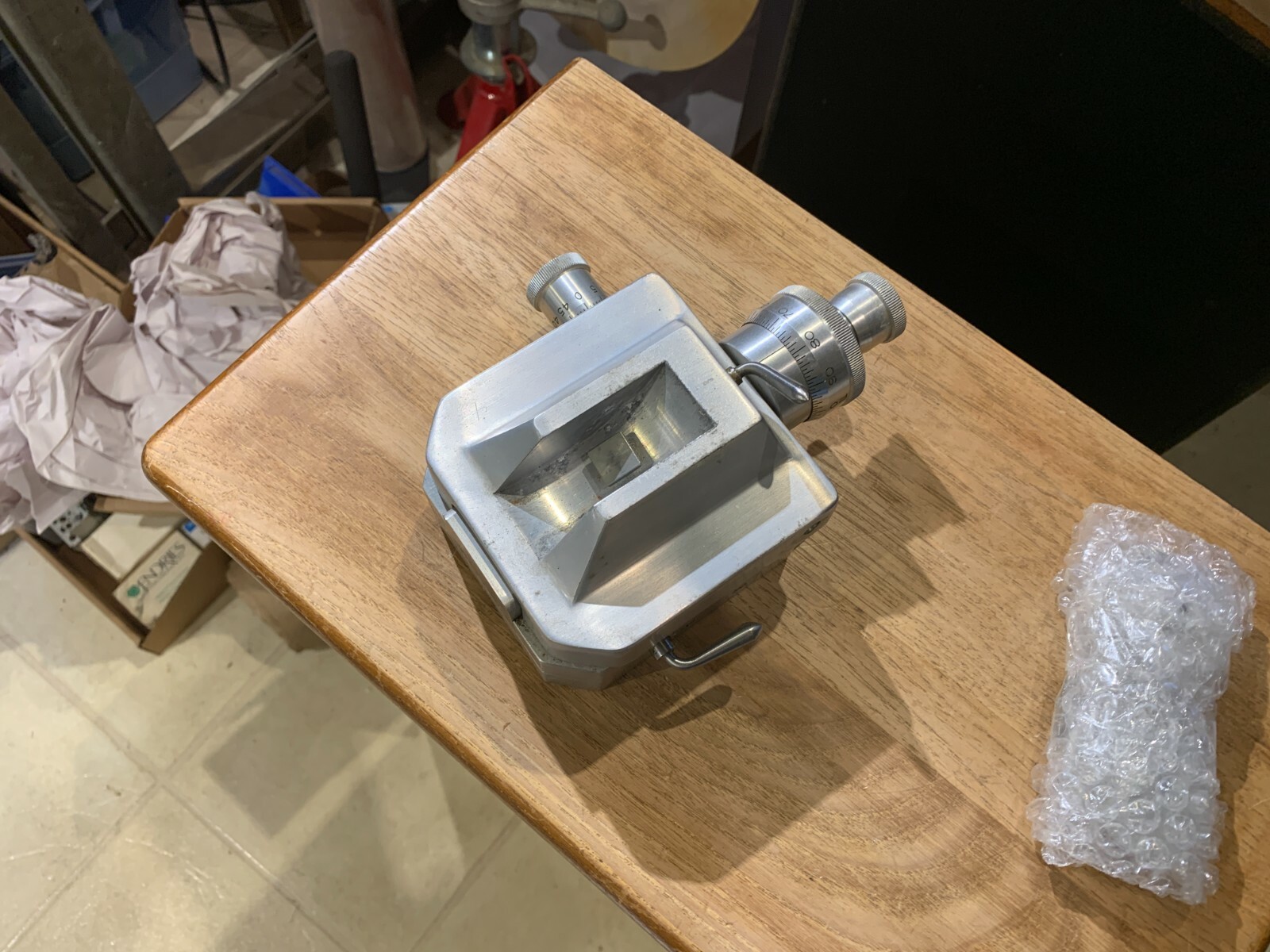 Sorvall Porter-Blum Ultra-Microtome MT-2 – Stage Assembly