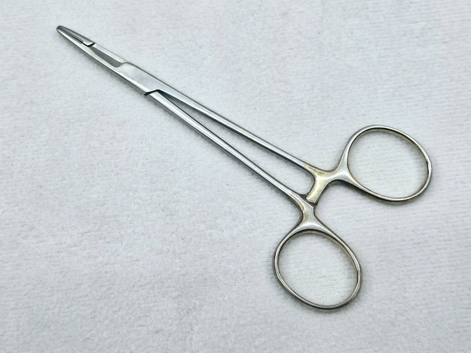 Boss 50-1158 Olsen-Webster Needle Holder, “GG” Serrated 4.5″- Ultrasonic Cleaned