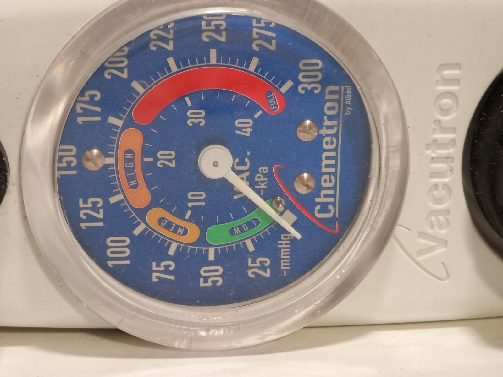 Allied Vacutron Chemetron Continuous Suction Regulator Medical Vacuum Gauge