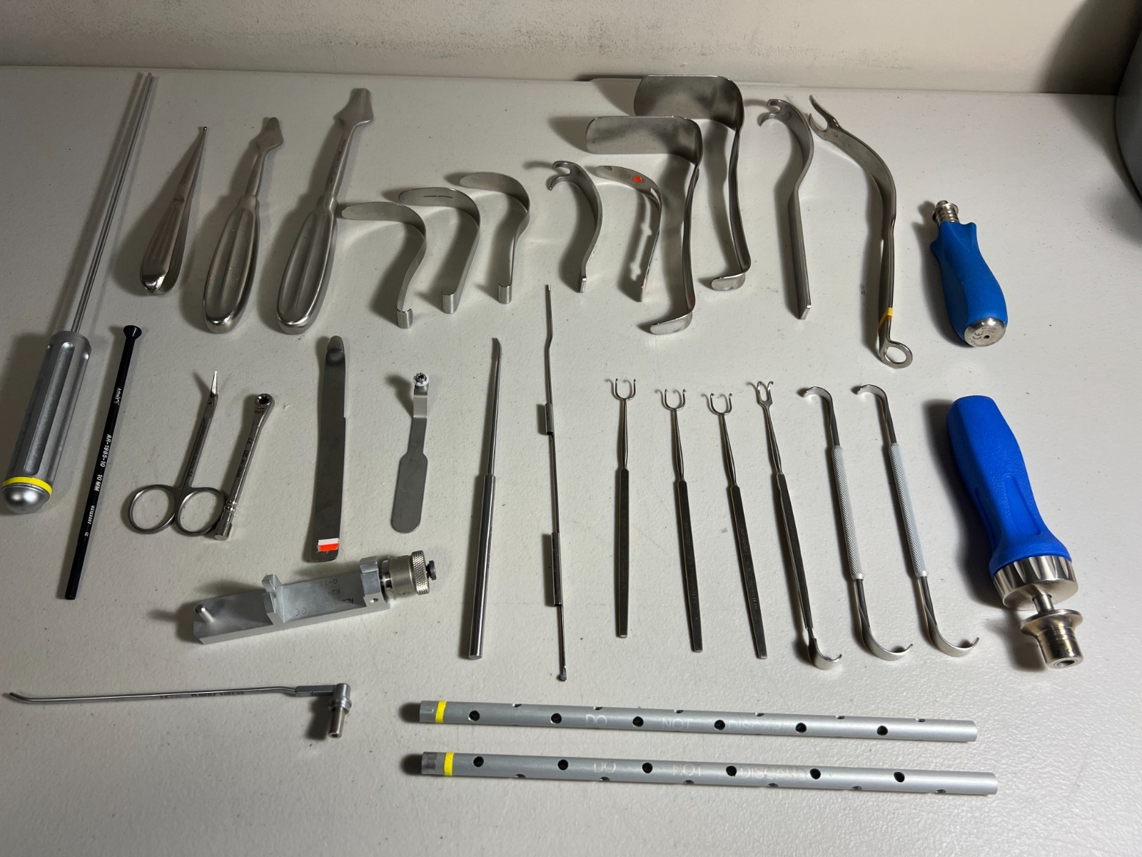 Lot of Assorted Medical Surgical Instrument (QTY-32)