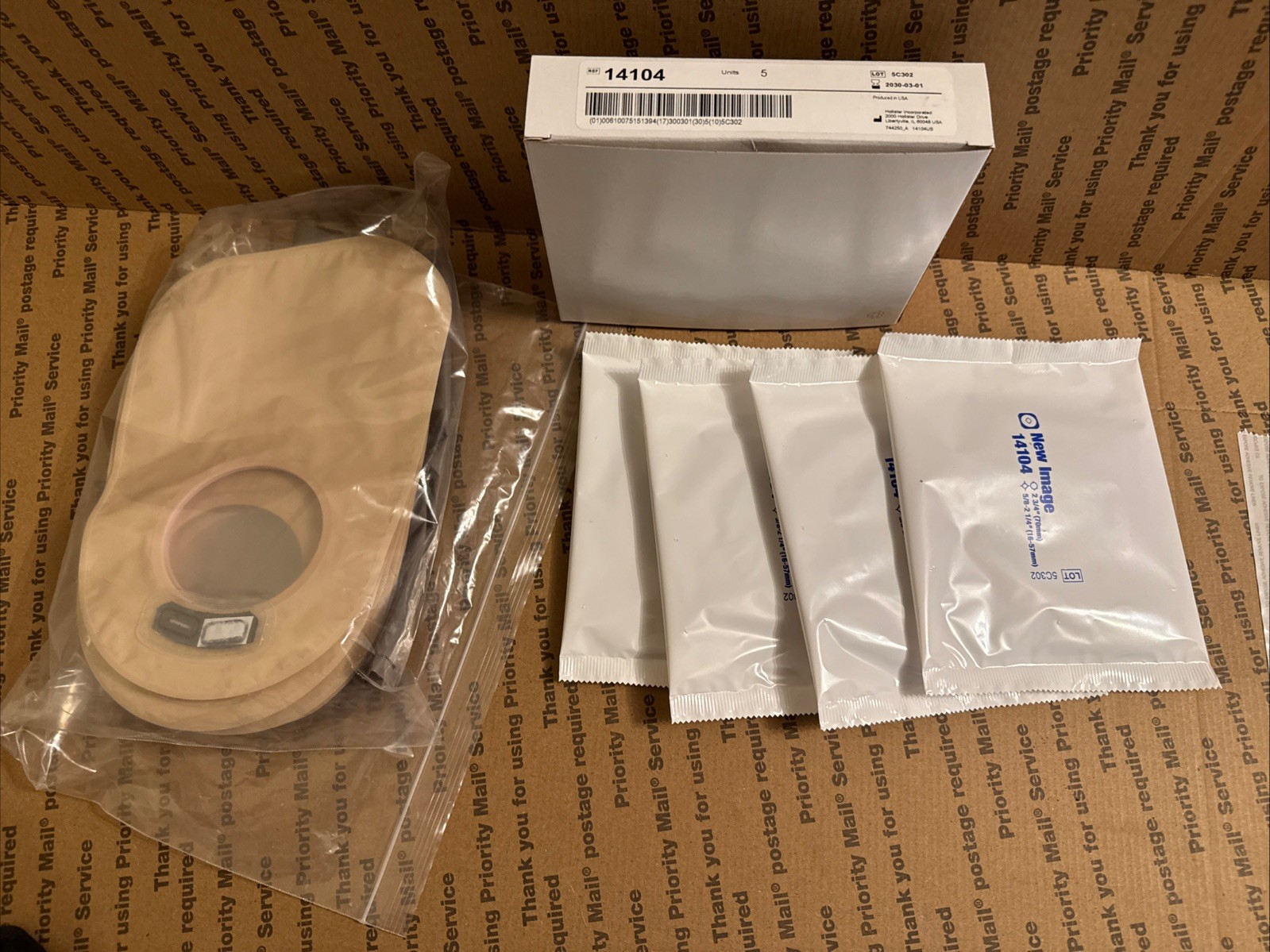 4 HOLLISTER New Image 2-Piece Ostomy Skin Barrier 14604 & 7 Closed End Bags