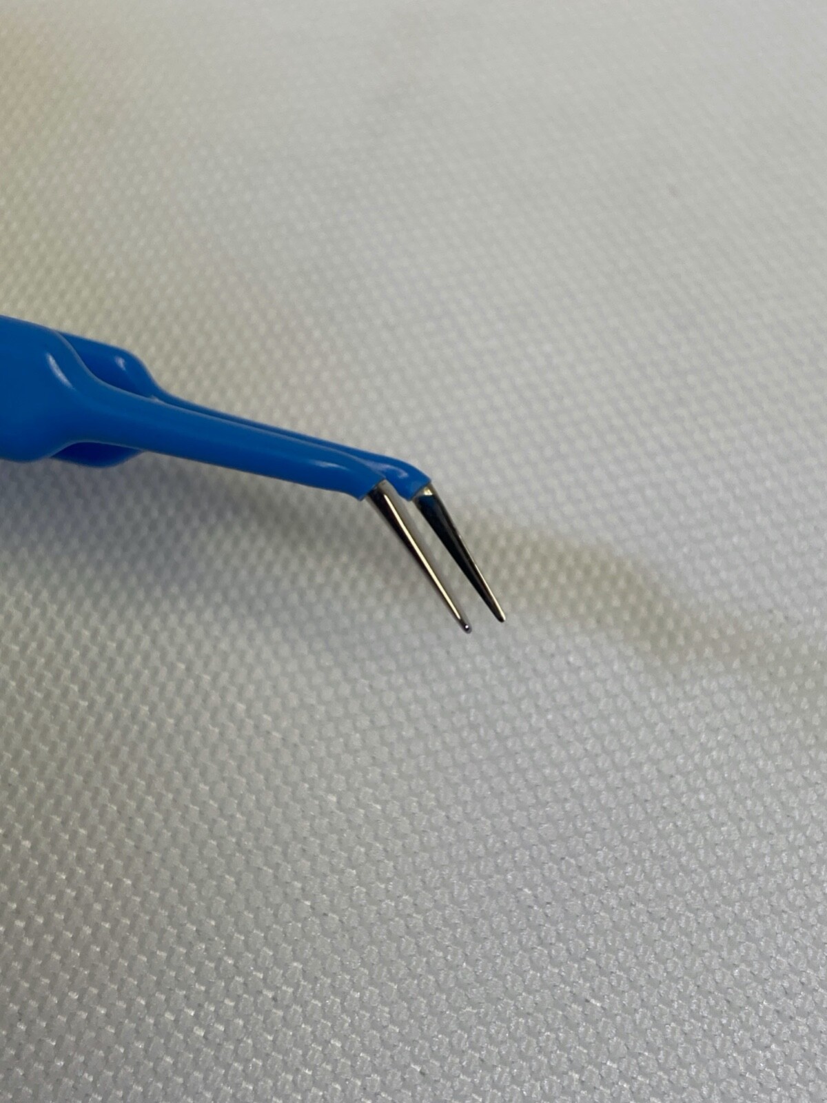 Ellman J3 30-0117 Angled Tip McPherson Bipolar Forceps 0.5mm x 3.5″ Ophthalmic