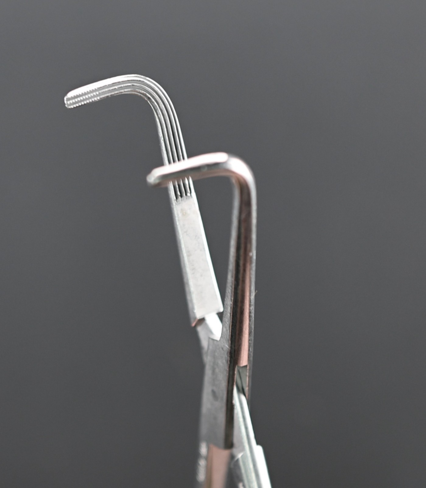 Mueller CH1725 Mixter Hemostatic Forceps, Cross Serrated Tips, Angled 90°, 8.5″