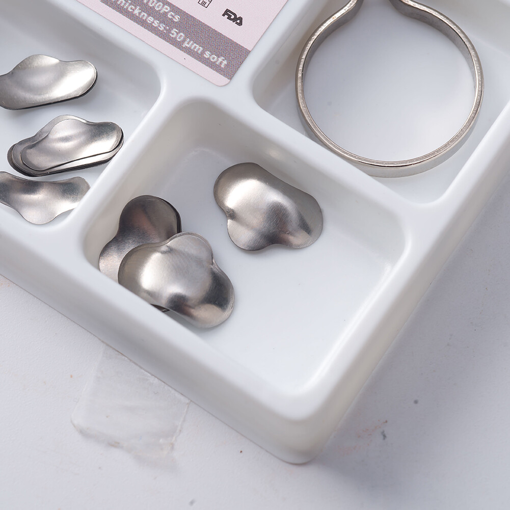 100Pcs Dental Sectional Contoured Metal Matrice Matrix 50μm Thickness+2Rings Kit