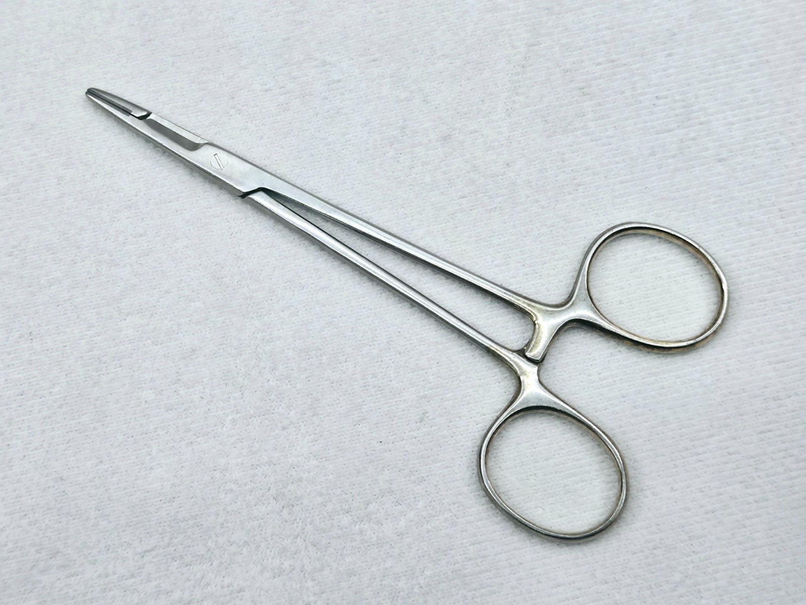Boss 50-1158 Olsen-Webster Needle Holder, “GG” Serrated 4.5″- Ultrasonic Cleaned