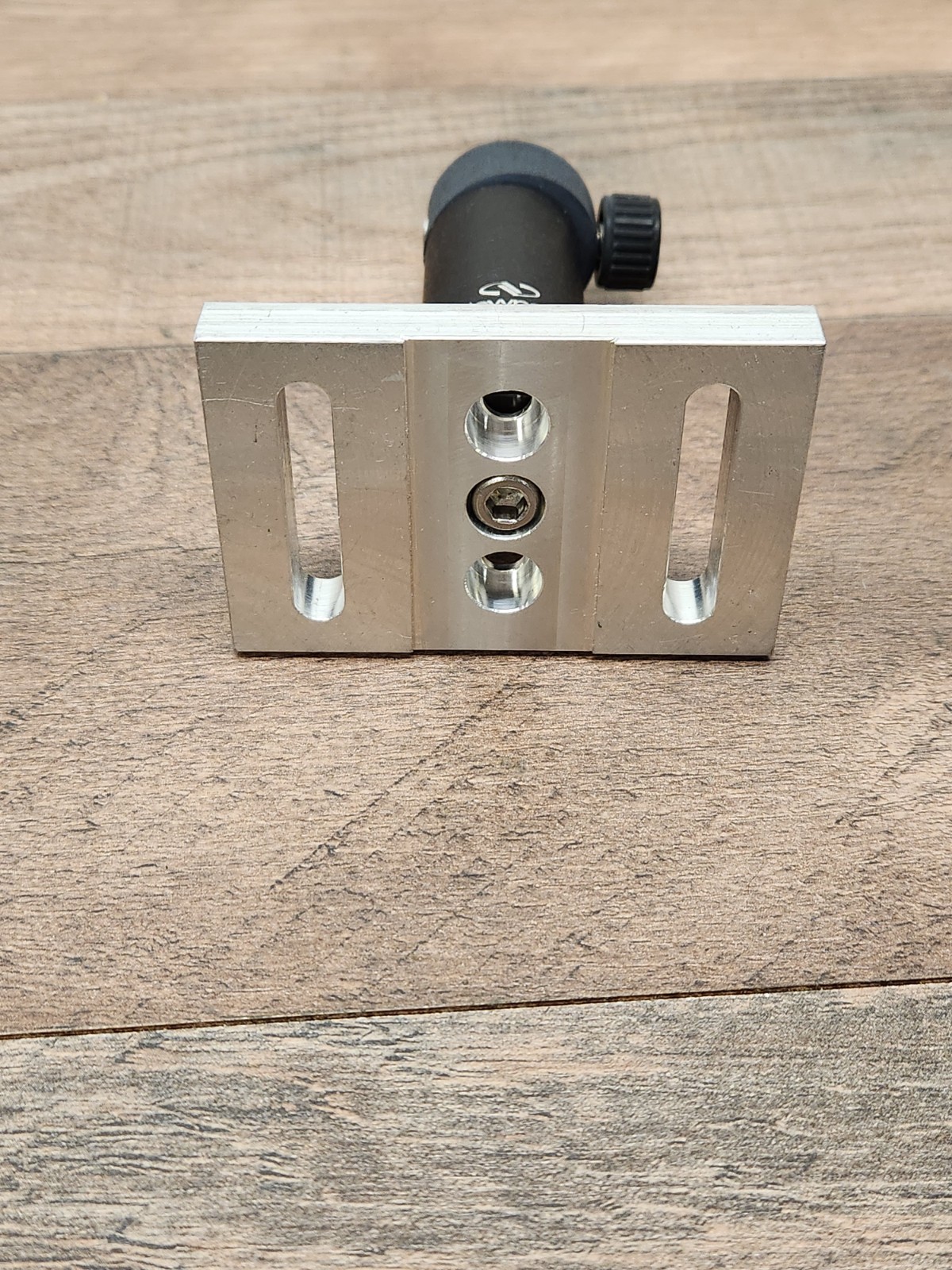 Newport VPH-3 3″ Height Optical Post Holder and Base