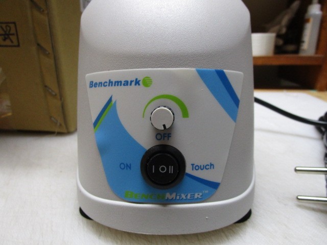 BENCHMARK VORTEX Mixer BV1000E 230VAC 50Hz 0.75A Vortex Mixer *EU POWER PLUG*