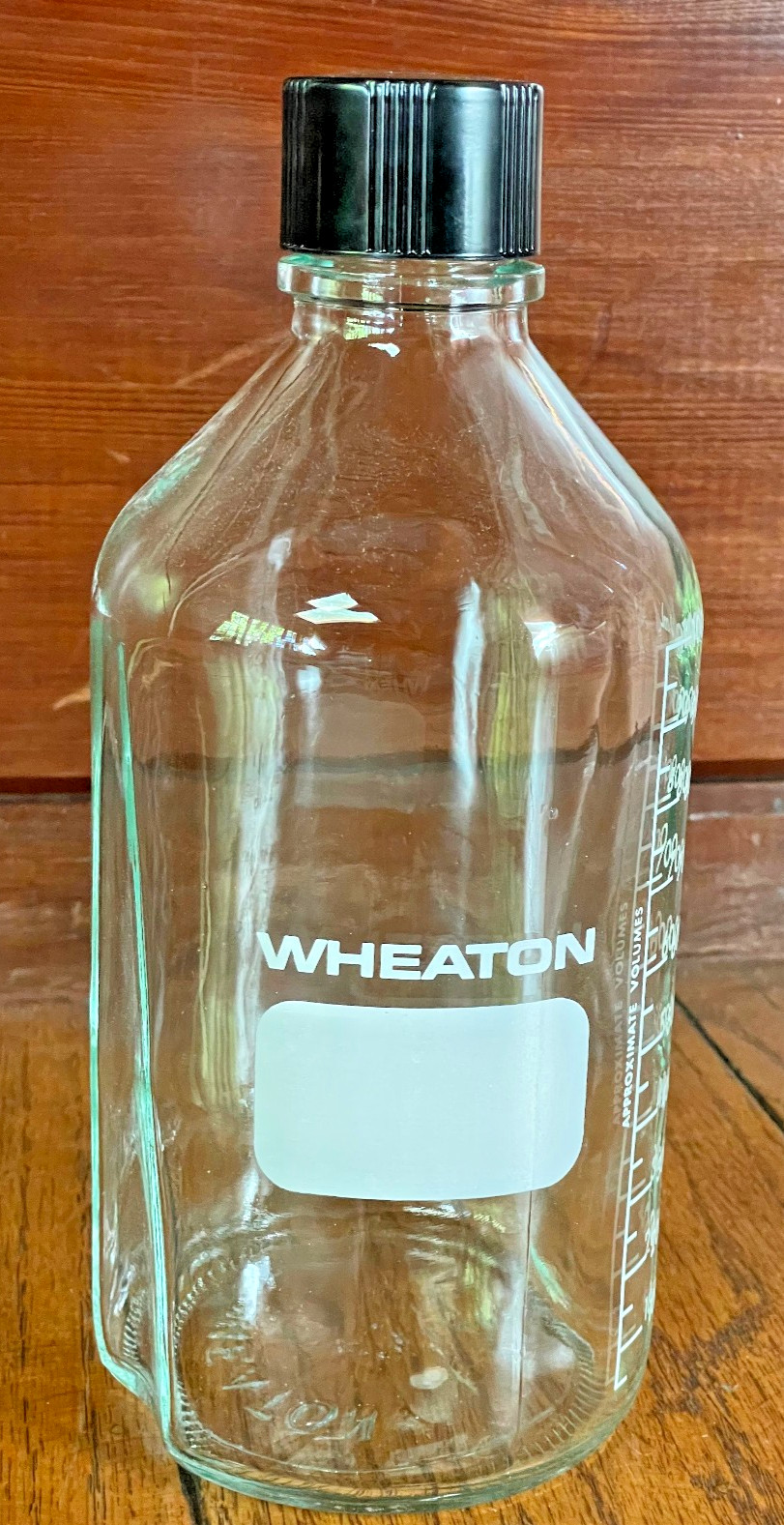 Wheaton 219760 Graduated Media Bottle with Rubber-lined Cap 1000mL