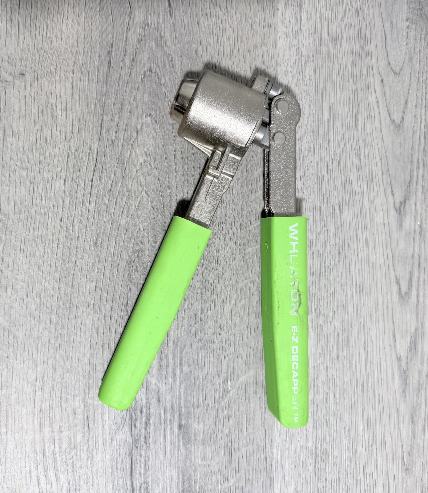WHEATON E-Z Decapper Handheld Vial Decapping Tool for Medical & Biological Labs