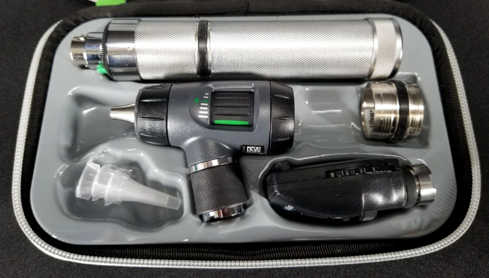 Welch Allyn 3.5v MacroView Otoscope Ophthalmoscope Set – In box