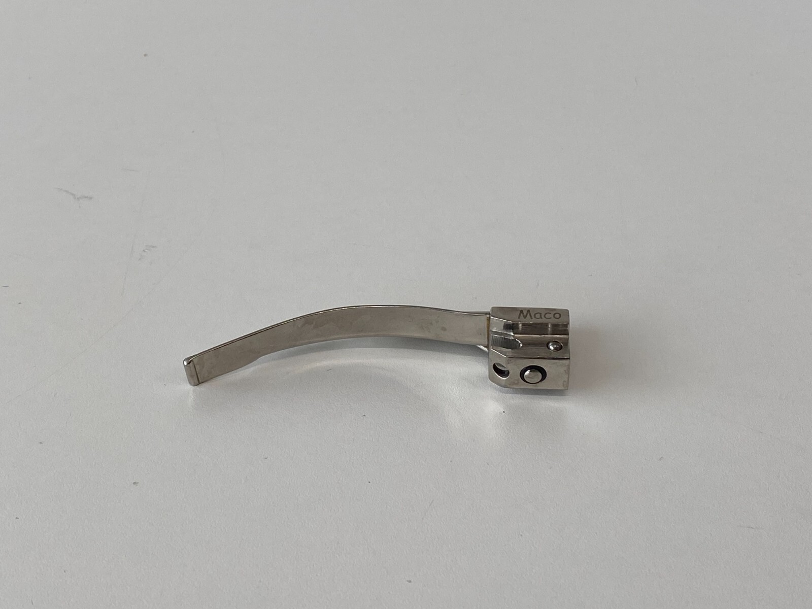 L30: Lot of 34 Maco Macintosh 2 Blade
