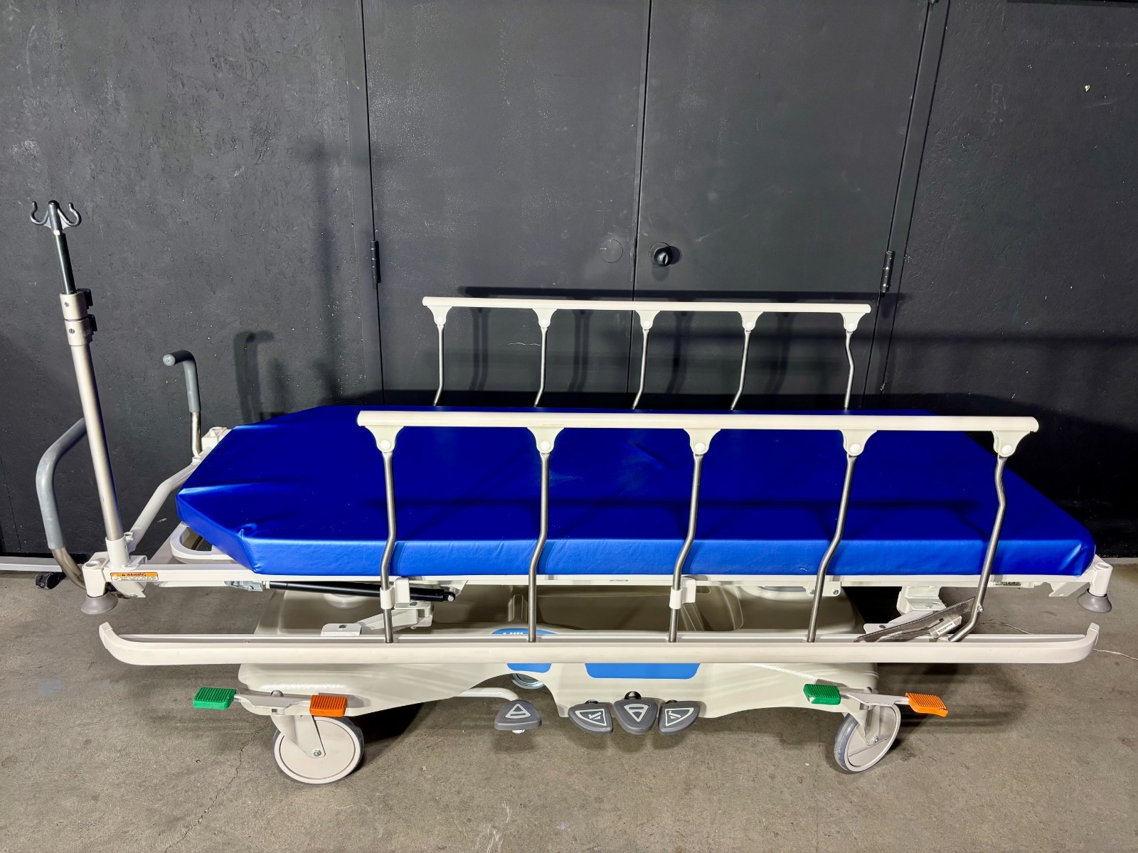 Hill-Rom P8000 Tran Star Gentle Ride Procedural Stretcher